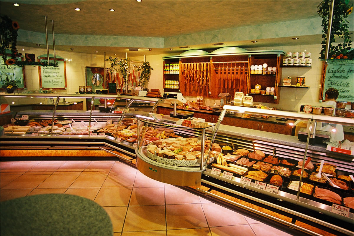Fleischerei / Fischfachgeschäfte / Ladenbau / Ladenbau Fleischerei - Ladenbau Metzgerei - Kenner Ladeneinrichtungen GmbH aus Uetze (bei Hannover), dem Fullservice-Ladenbauer für Fleischereien, Metzgereien, Fischfachgeschäfte und Feinkostgeschäfte. Wir bieten Ihnen ebenfalls energieeffiziente Kühltheken, Fleischtheken, Fischtheken, Menütheken, Heißtheken, Wandkühlmöbel, Sonderkühlmöbel und entsprechende Beleuchtung.