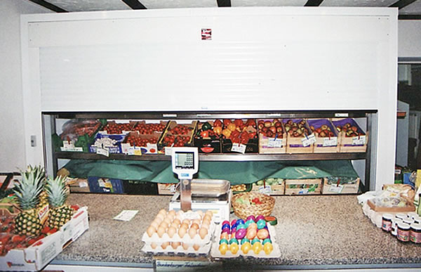 Fleischerei / Fischfachgeschäfte / Ladenbau / Ladenbau Fleischerei - Ladenbau Metzgerei - Kenner Ladeneinrichtungen aus Uetze (bei Hannover), dem Fullservice-Ladenbauer für Fleischereien, Metzgereien, Fischfachgeschäfte und Feinkostgeschäfte. Wir bieten Ihnen ebenfalls energieeffiziente Kühltheken, Fleischtheken, Fischtheken, Menütheken, Heißtheken, Wandkühlmöbel, Sonderkühlmöbel und entsprechende Beleuchtung.
