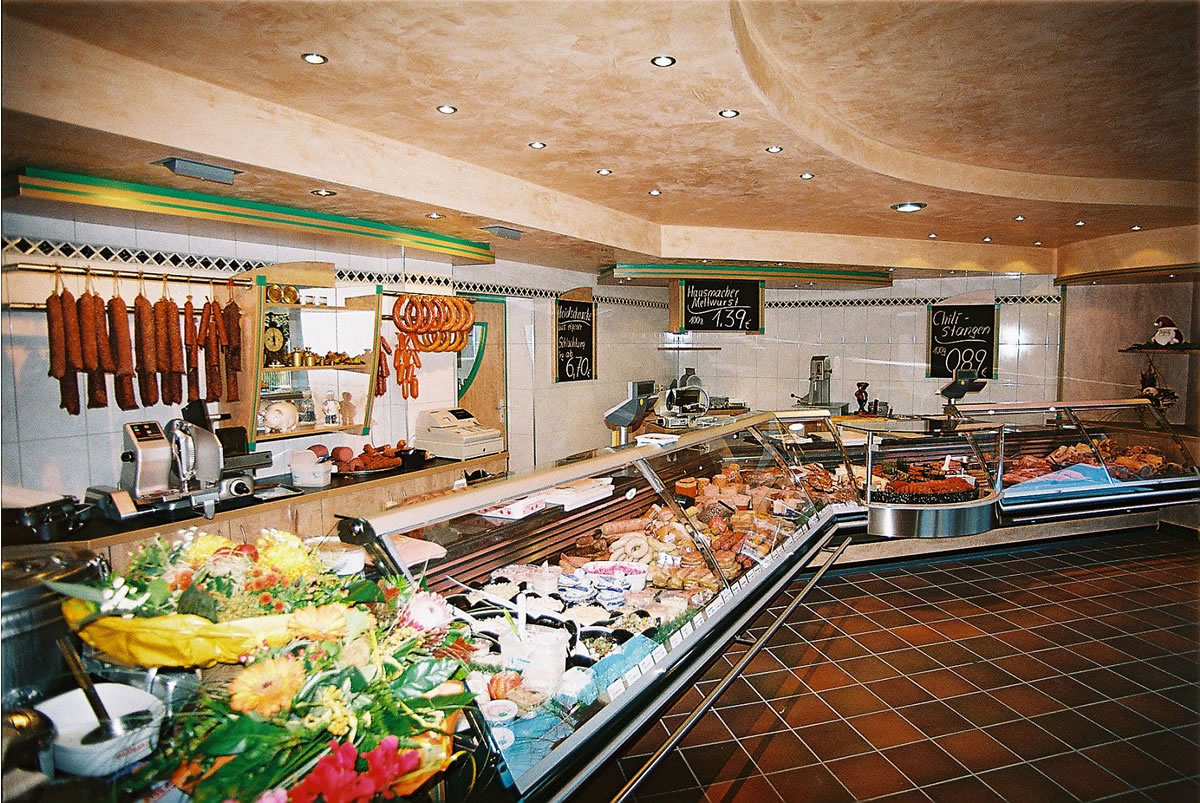 Fleischerei / Fischfachgeschäfte / Ladenbau / Ladenbau Fleischerei - Ladenbau Metzgerei - Kenner Ladeneinrichtungen GmbH aus Uetze (bei Hannover), dem Fullservice-Ladenbauer für Fleischereien, Metzgereien, Fischfachgeschäfte und Feinkostgeschäfte. Wir bieten Ihnen ebenfalls energieeffiziente Kühltheken, Fleischtheken, Fischtheken, Menütheken, Heißtheken, Wandkühlmöbel, Sonderkühlmöbel und entsprechende Beleuchtung.